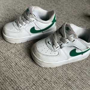 Nike Kids White and Green Sneakers